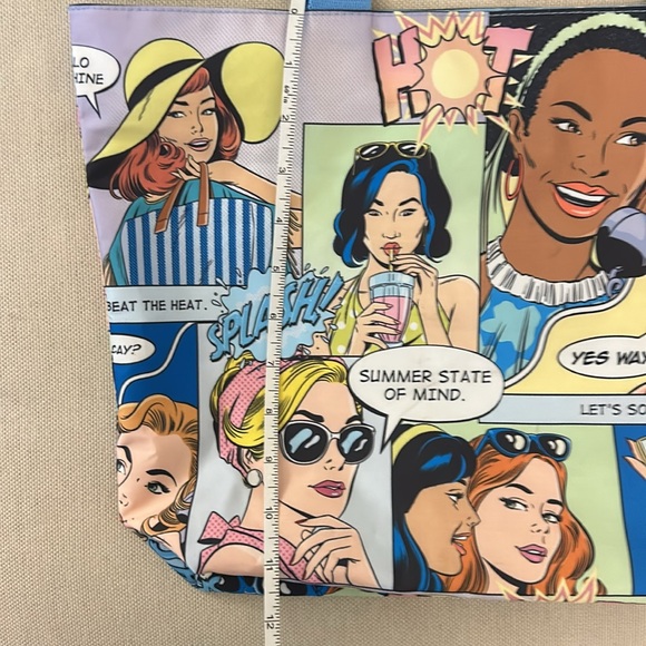 Estee Lauder Comic Art Tote Beach Bag with Polka Dot Lining - Recycled Material - Picture 5 of 5